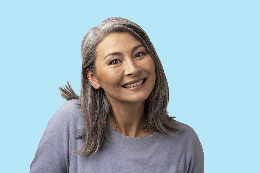 Sijeda kosa i sunčane naočale